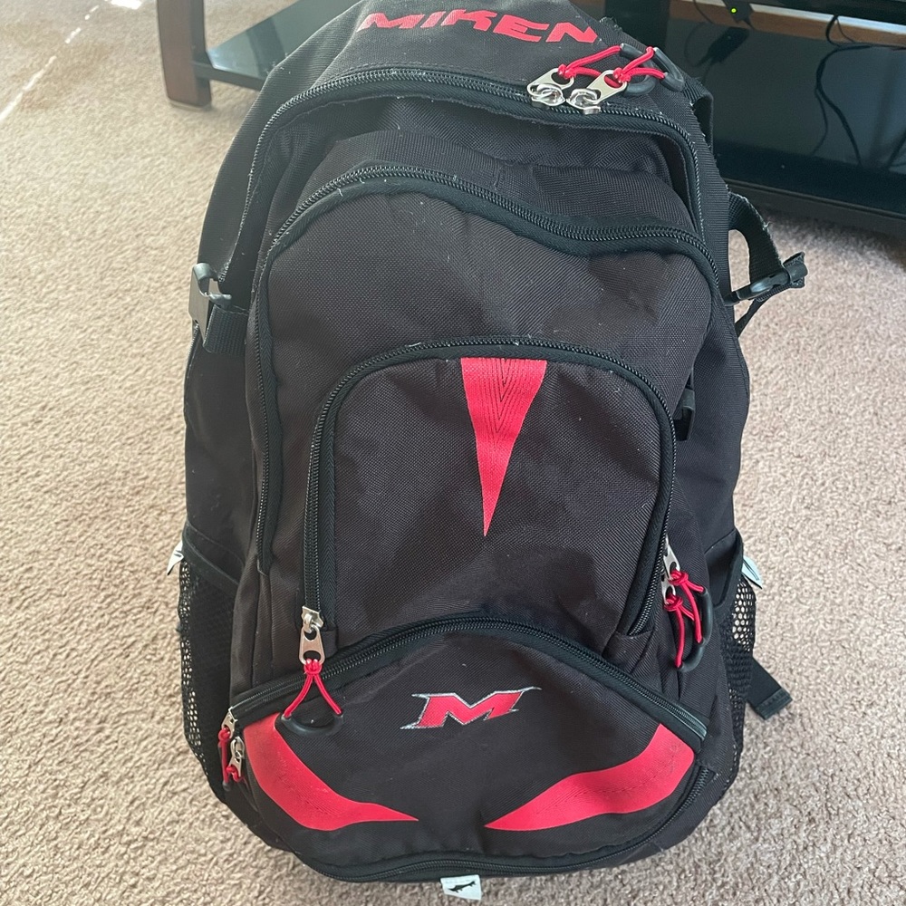 MIKEN softball backpack